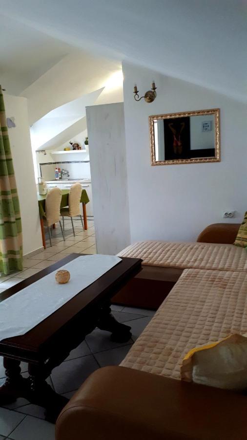 Apartmani Kalinic ビエラ 部屋 写真